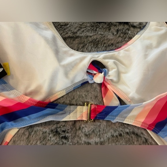 No Boundaries Striped Red White & Blue
Cutout One Piece Bathing Suit, Large
NWT‌ - Picture 8 of 11